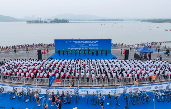 ballbet贝博·(中国)艾弗森官网-中国国家队特许经营亮相体博会：以体育精神点燃消费新引擎